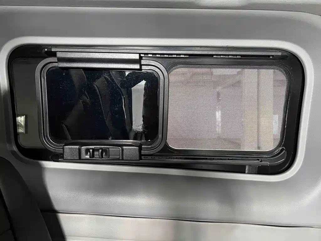 Ford Transit — миниатюра 5