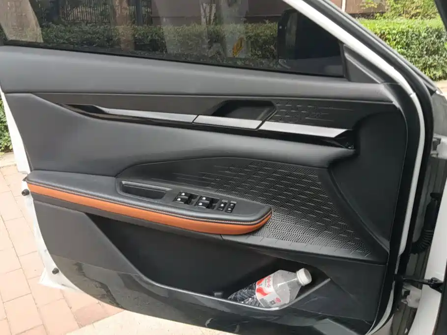 Changan UNI-V iDD — миниатюра 7