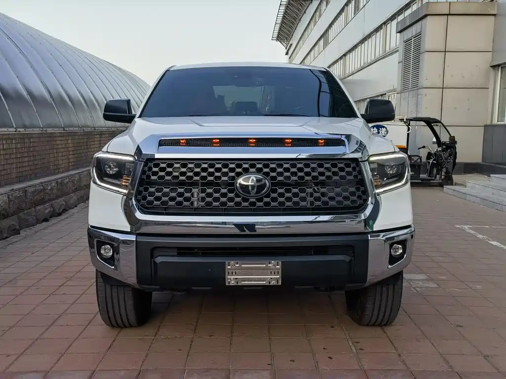 Toyota Tundra 2020 5.7L