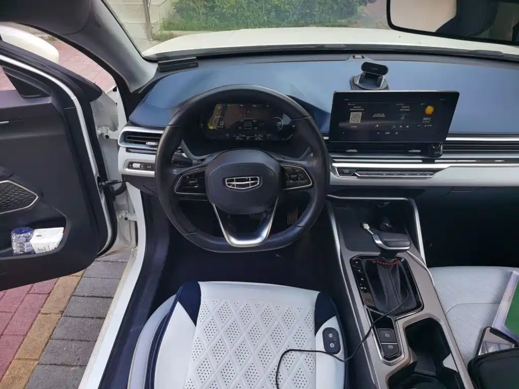 Geely Emgrand — миниатюра 6