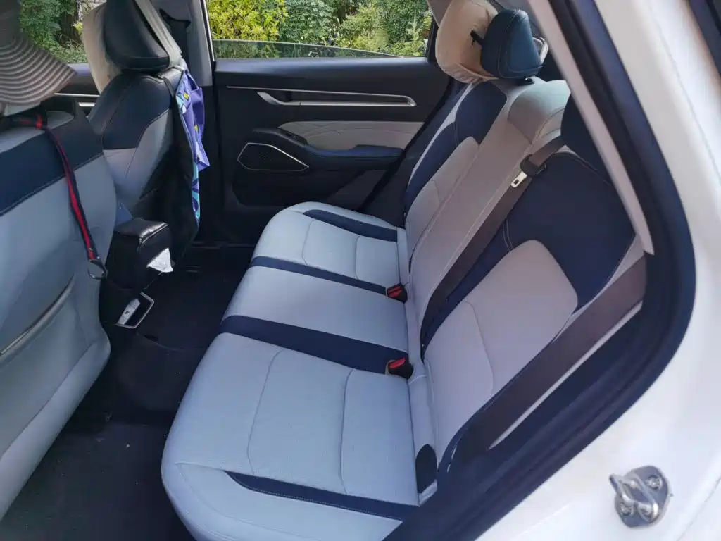 Geely Emgrand — миниатюра 13