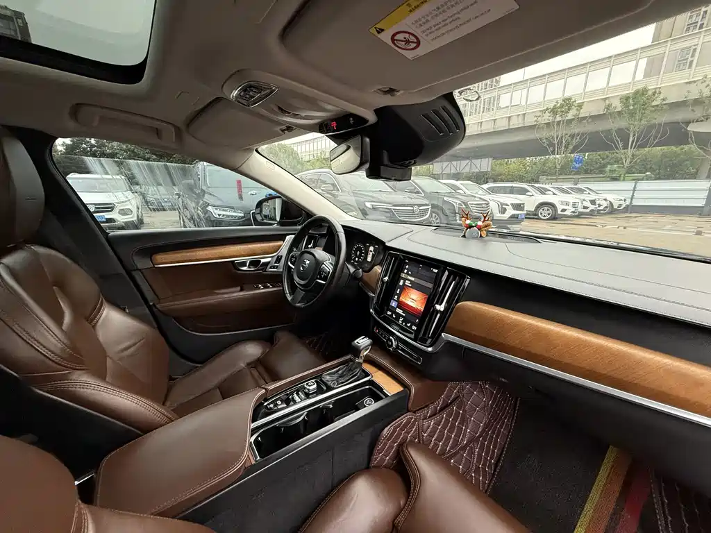 Volvo S90 — миниатюра 8