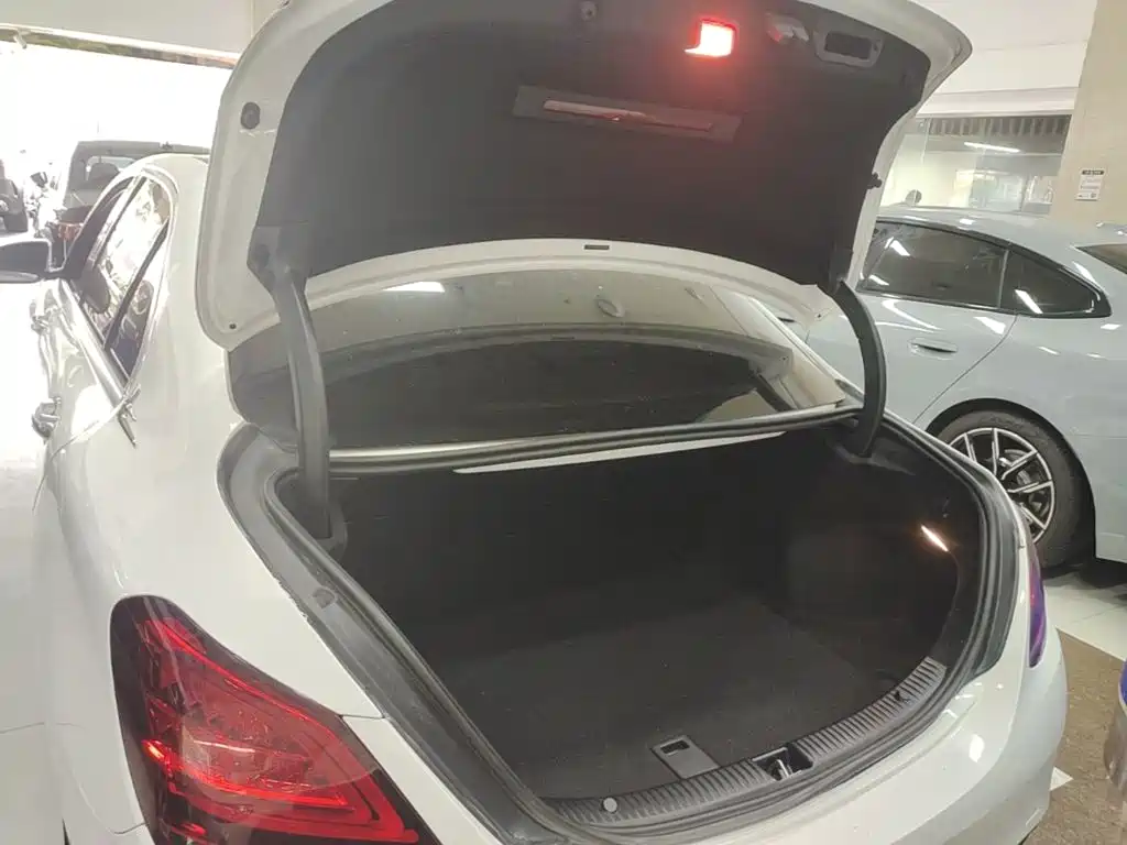 Mercedes-Benz C-Class — миниатюра 19