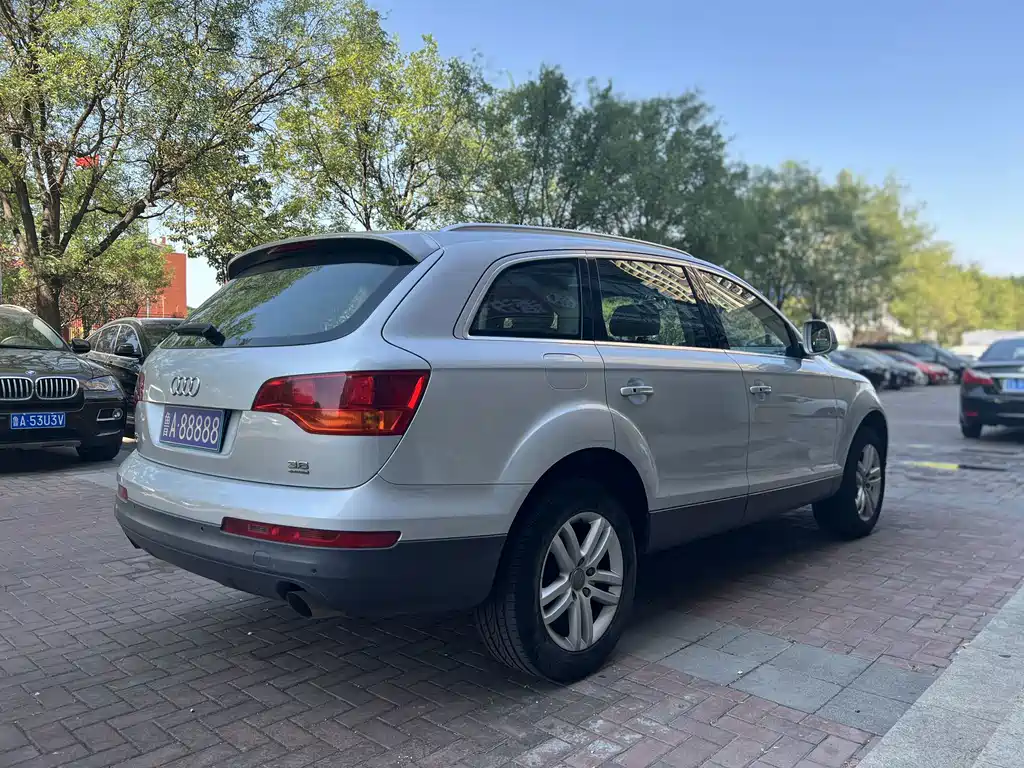 Audi Q7 — миниатюра 6