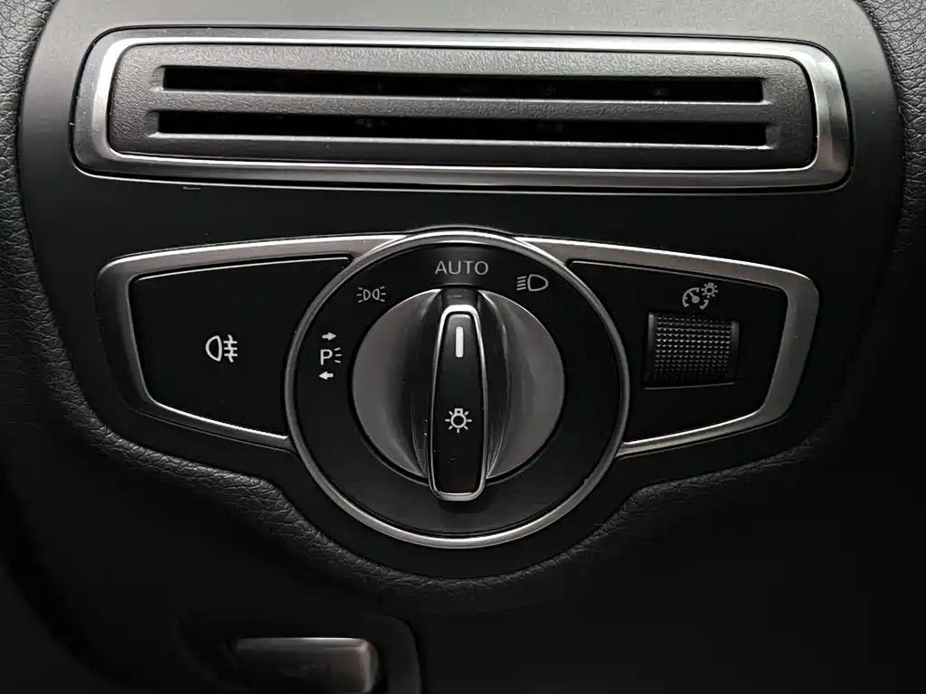 Mercedes-Benz C-Class — миниатюра 29