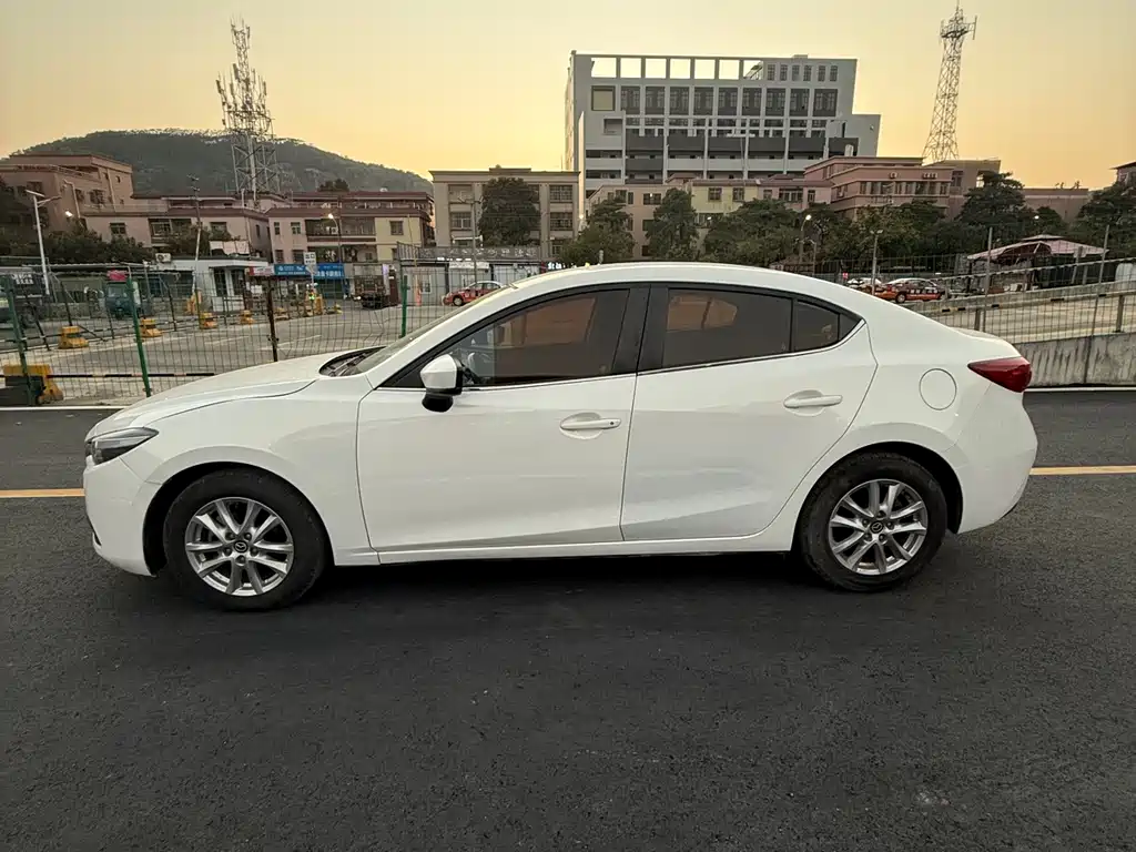 MAZDA 3 ANGKESAILA