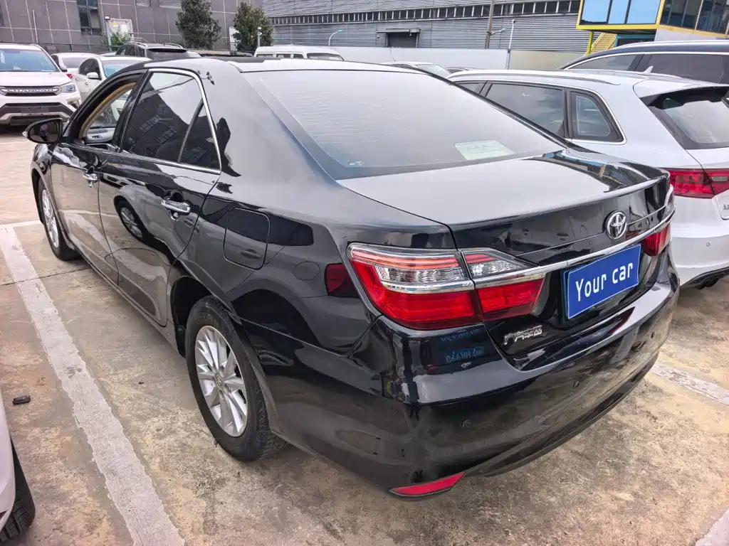 Toyota Camry — миниатюра 4