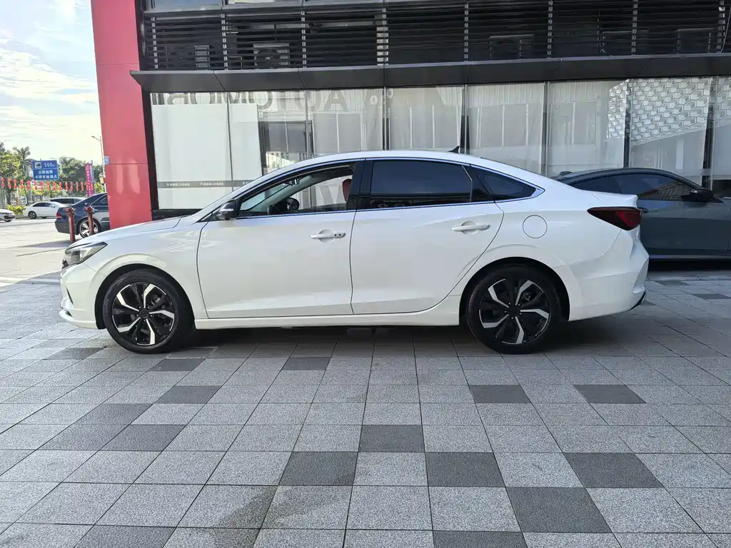 Changan Eado — миниатюра 7