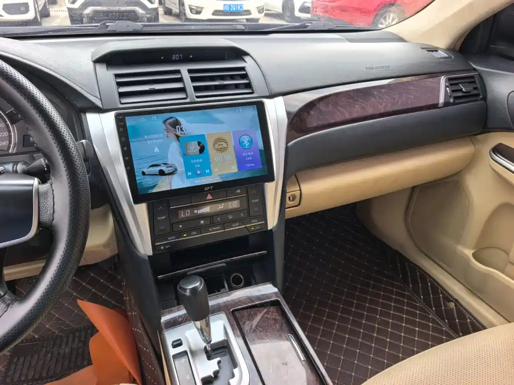 Toyota Camry — миниатюра 12