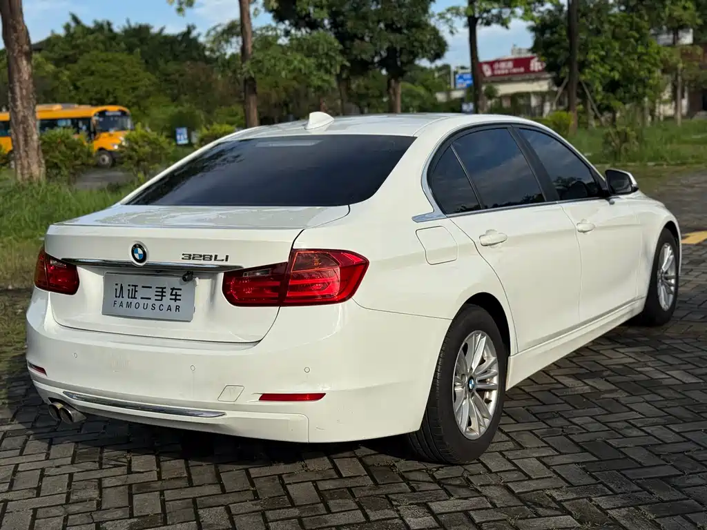 BMW 3 Series — миниатюра 17