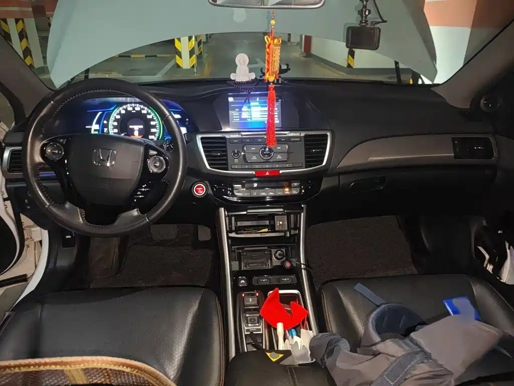 Honda Accord — миниатюра 13