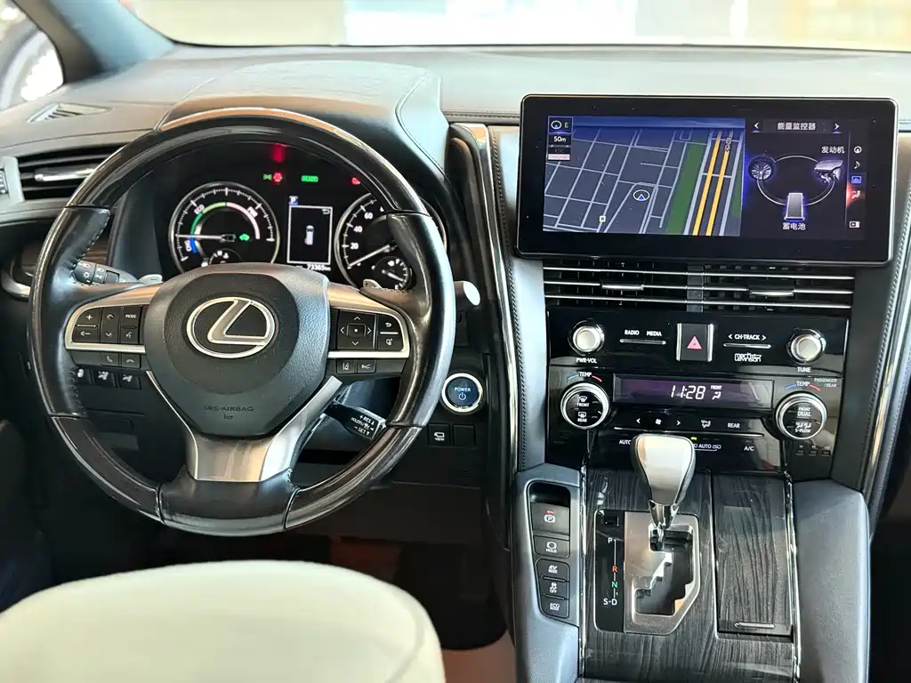 Lexus LM — миниатюра 19