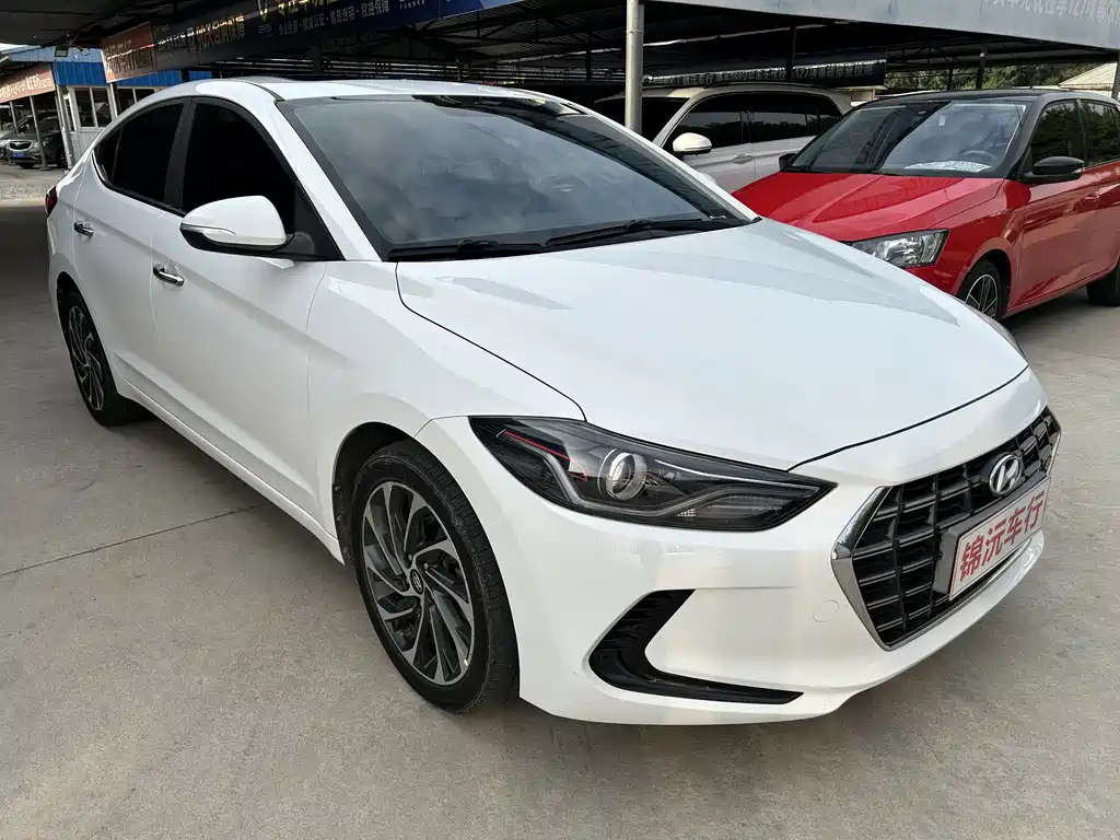 Hyundai Elantra — миниатюра 3