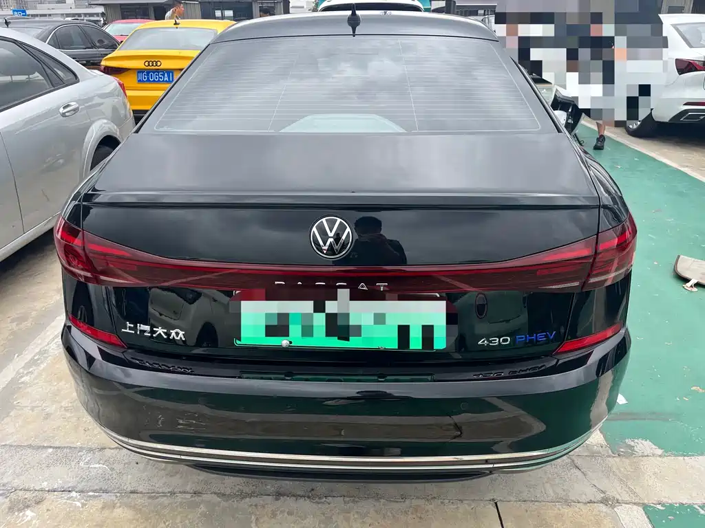 Volkswagen Passat PHEV — миниатюра 9