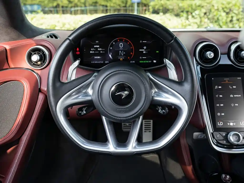 McLaren GT — миниатюра 11