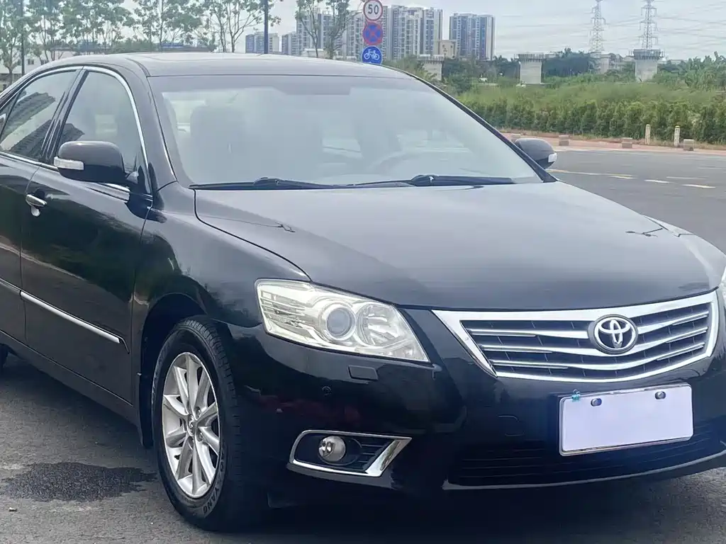 Toyota Camry — миниатюра 3