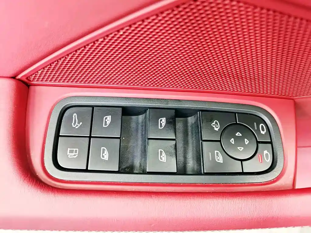 Porsche Panamera Hybrid — миниатюра 16