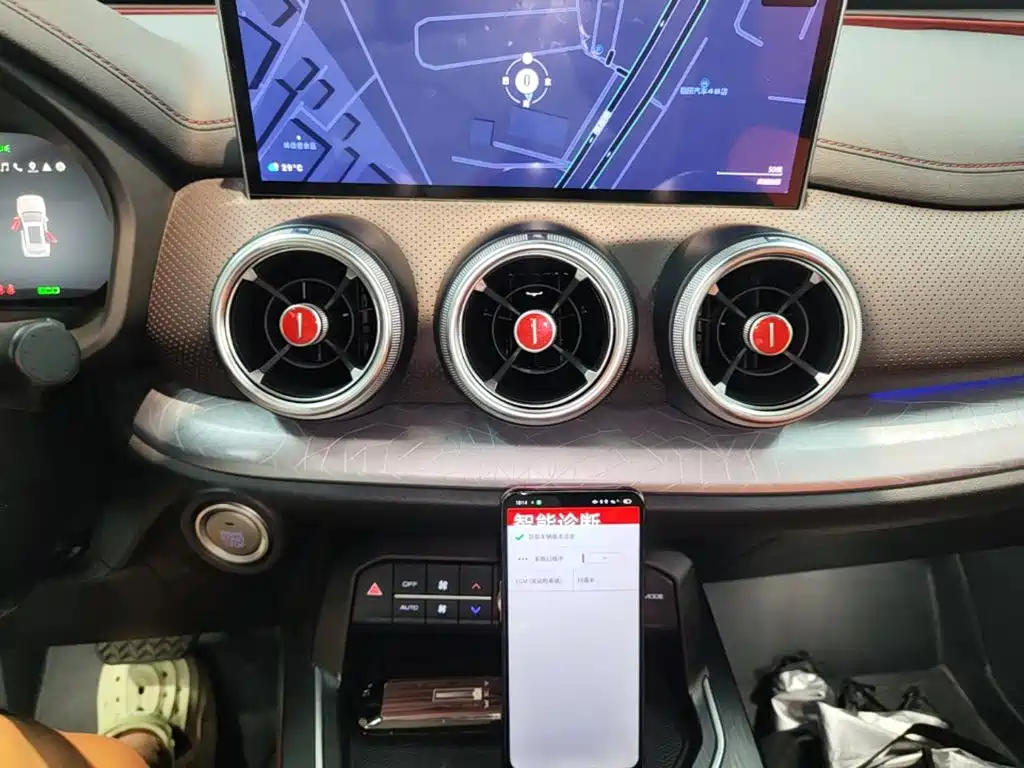 Wey Wey VV5 — миниатюра 13