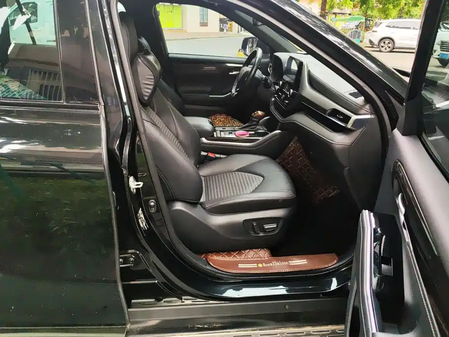 Toyota Crown Kluger — миниатюра 8