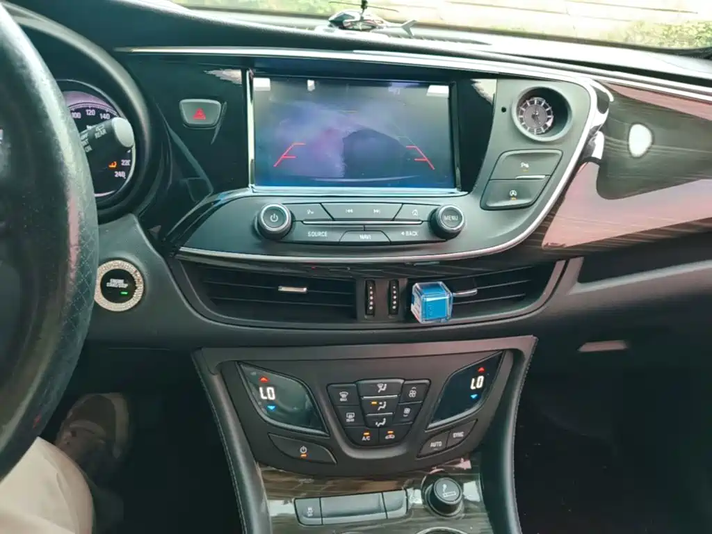 Buick Envision Plus — миниатюра 13