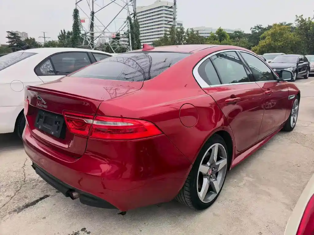 Jaguar XE — миниатюра 9