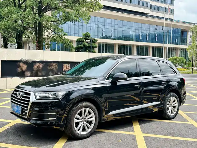 AUDI  Q7 2017