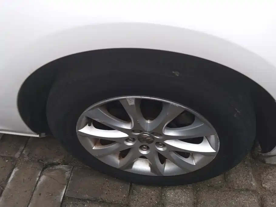 Buick Excelle — миниатюра 6