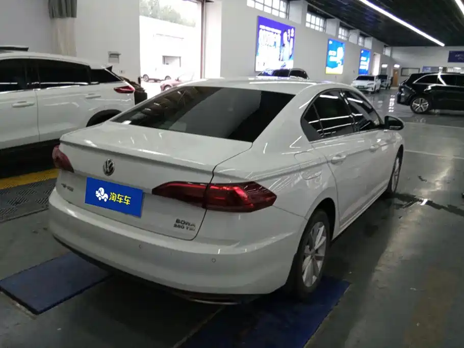 Volkswagen Bora — миниатюра 3
