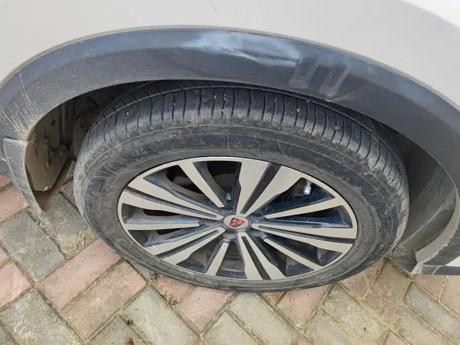 Roewe RX5 New Energy — миниатюра 6