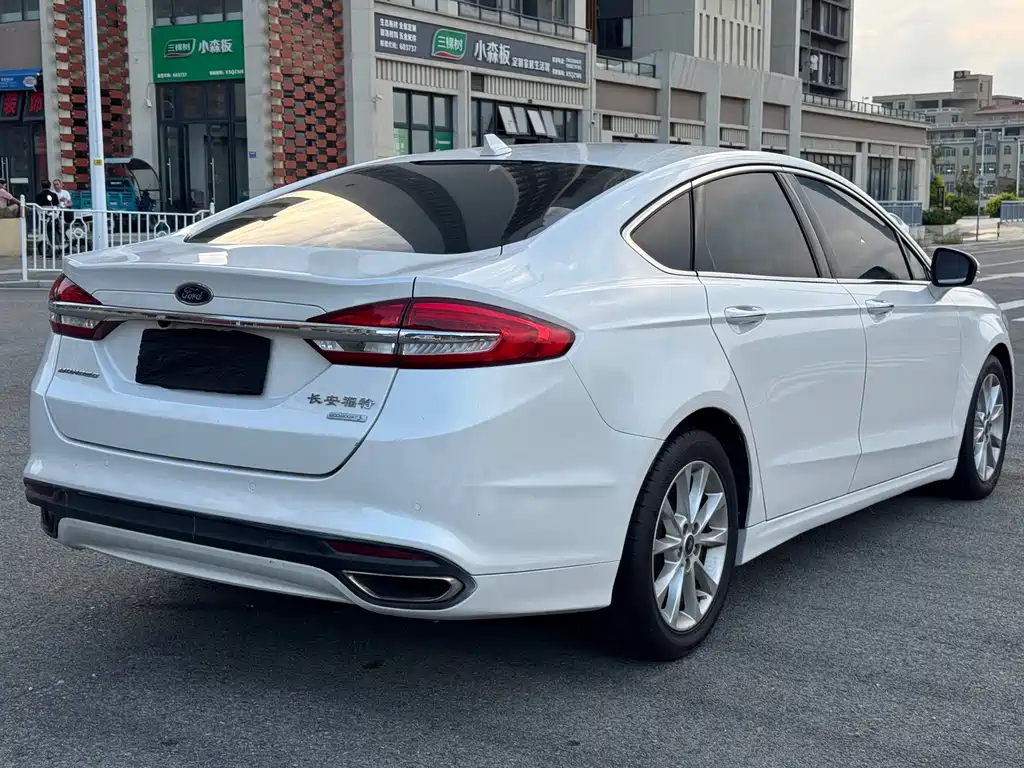 Ford Mondeo — миниатюра 9