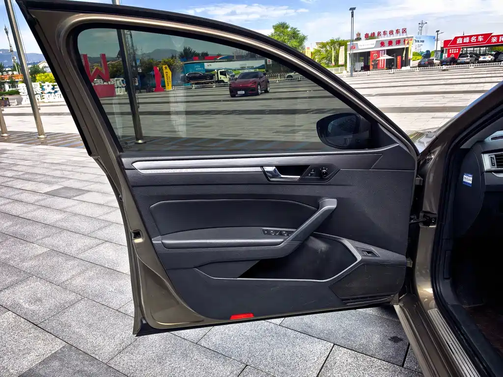 Volkswagen Passat — миниатюра 6