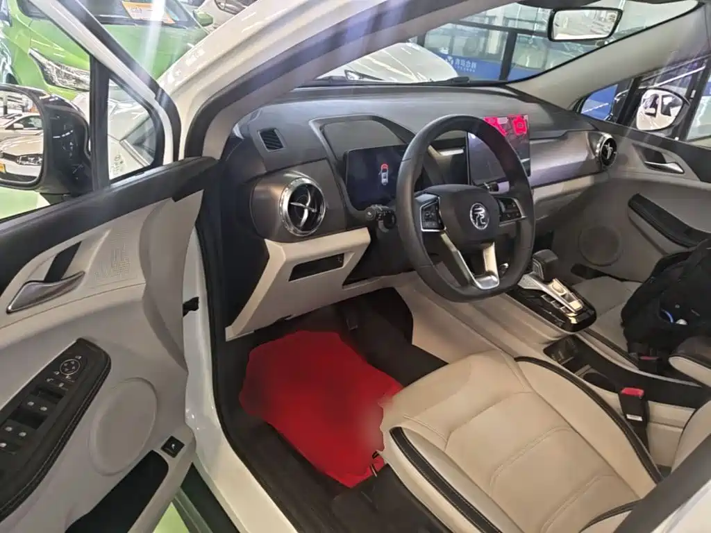 BYD Yuan Pro — миниатюра 16