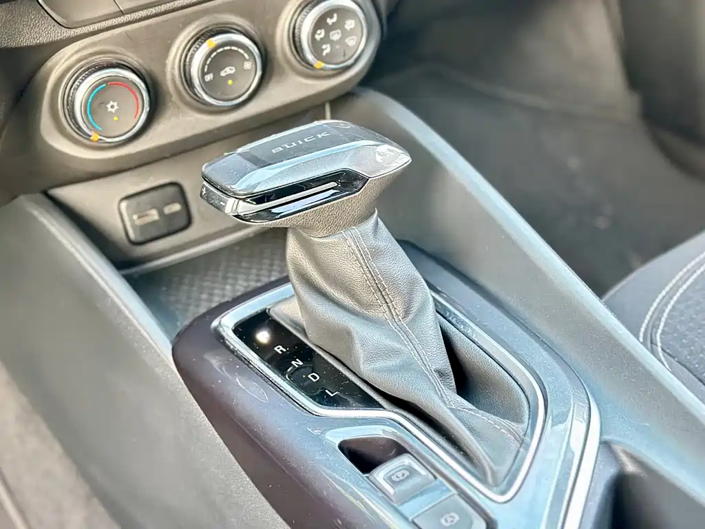 Buick Verano — миниатюра 19