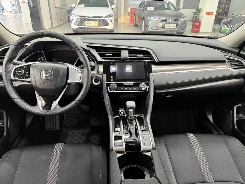 Honda Civic — миниатюра 7