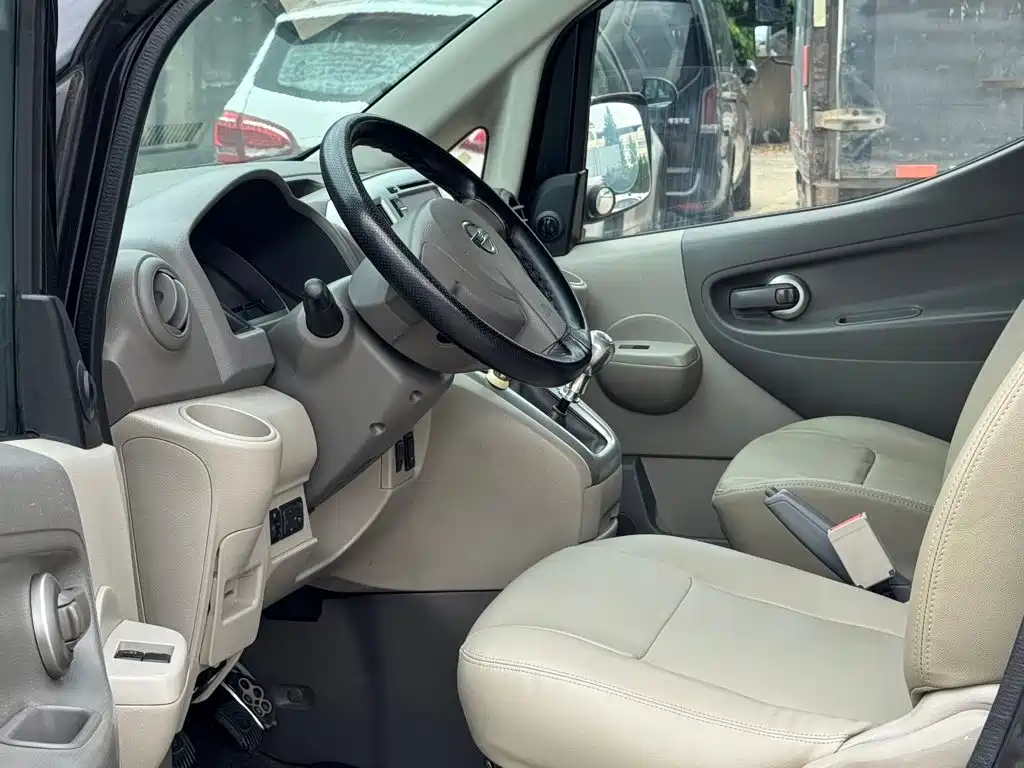 Nissan NV200 — миниатюра 9