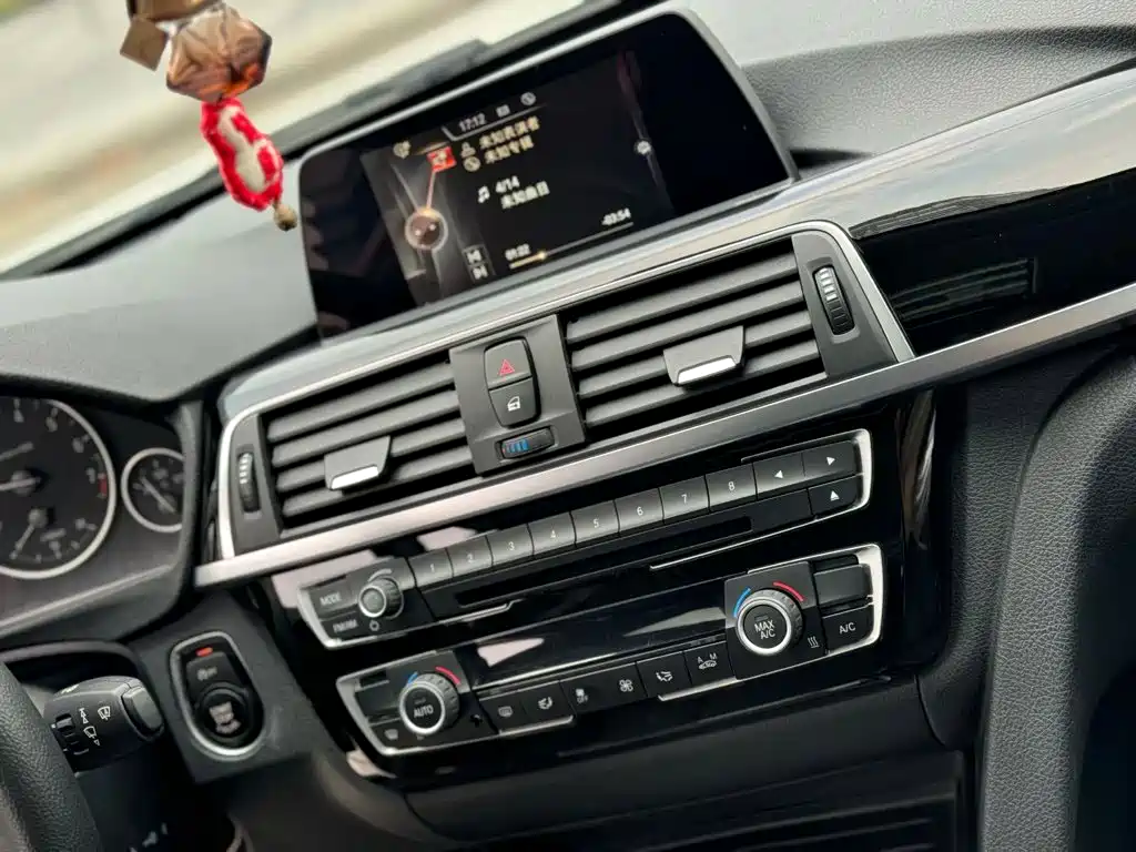 BMW 3 Series — миниатюра 4