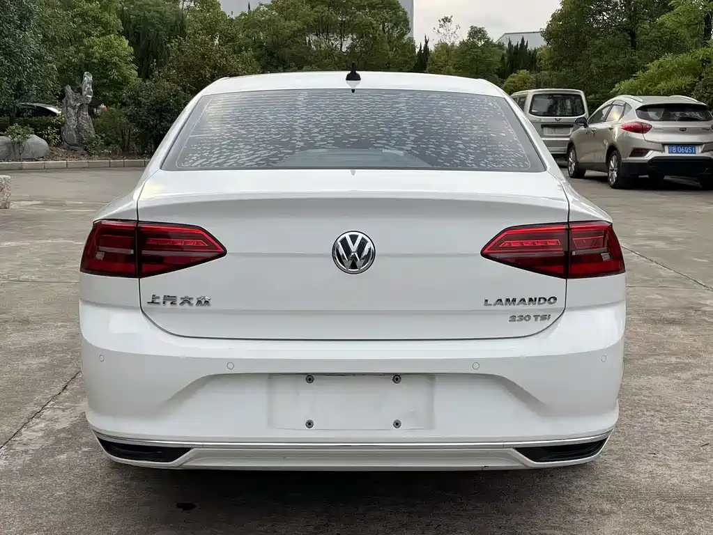 VOLKSWAGEN LINGDU