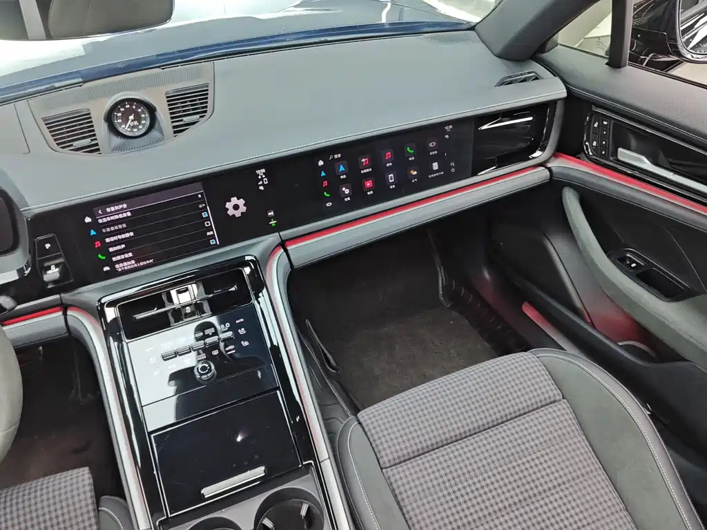 Porsche Panamera — миниатюра 7