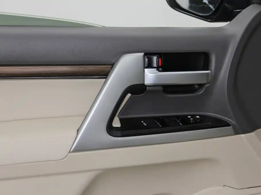 Toyota Land Cruiser — миниатюра 24