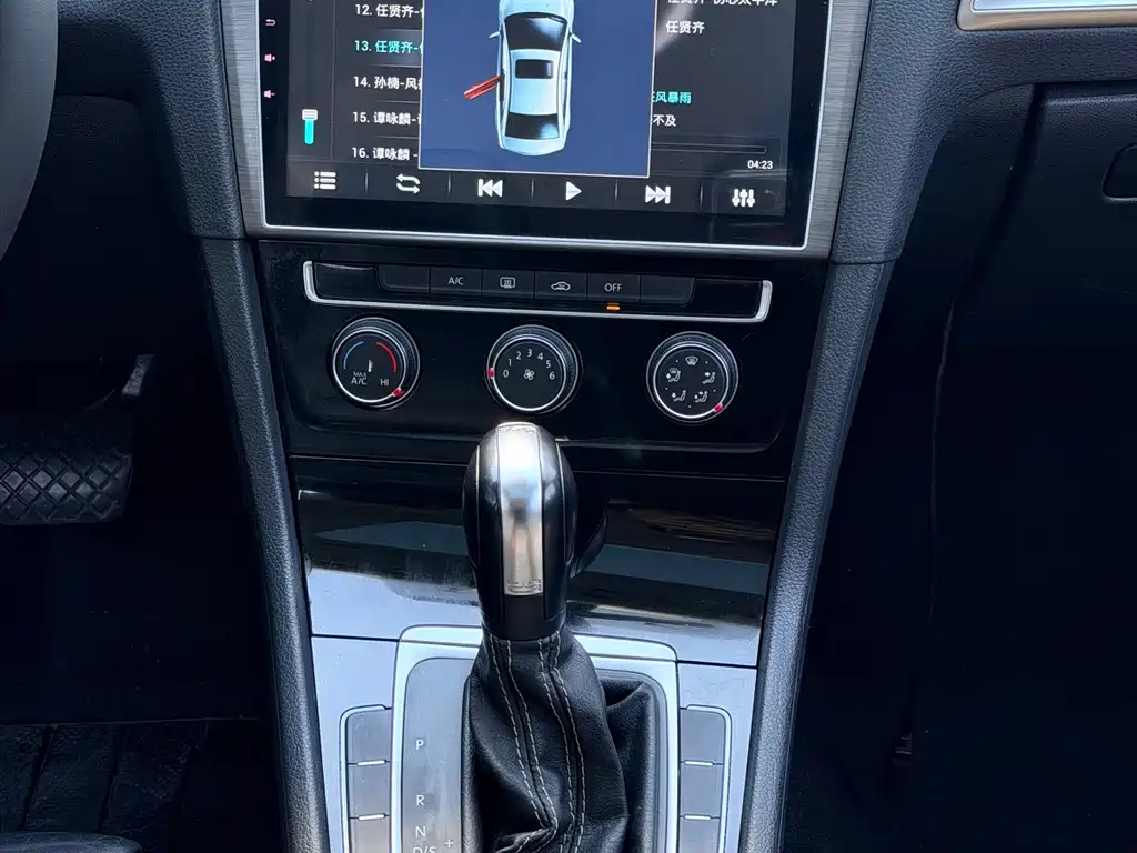 Volkswagen Golf — миниатюра 18