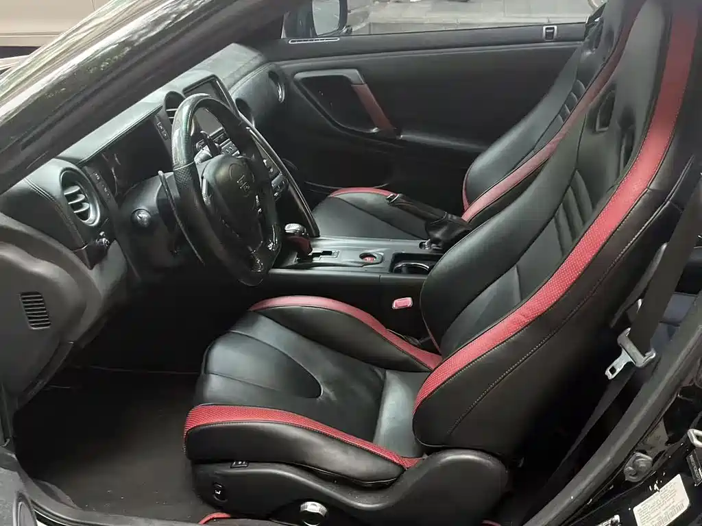 Nissan GT-R 3.8T Premium Edition, фото 7