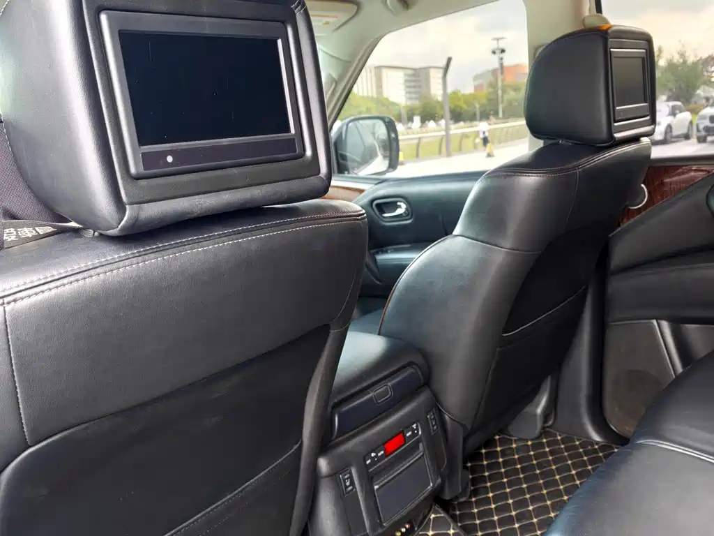 Nissan Patrol — миниатюра 15
