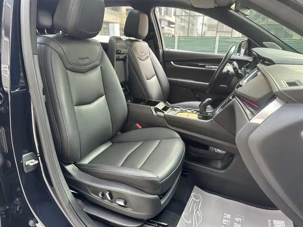 Cadillac XT5 2022 2.0T Luxury