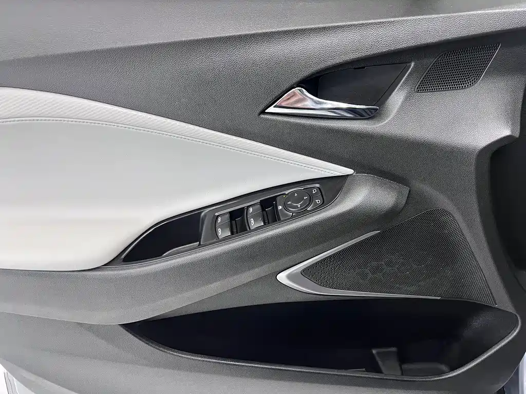 Chevrolet Volando — миниатюра 8