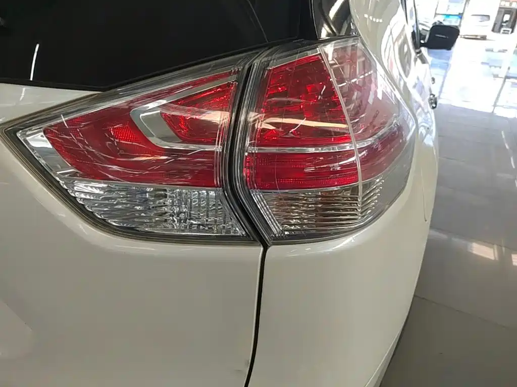 Nissan X-Trail — миниатюра 8