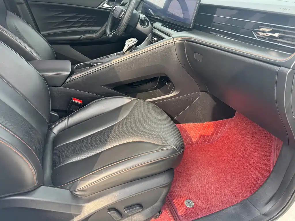 Roewe RX5 — миниатюра 12