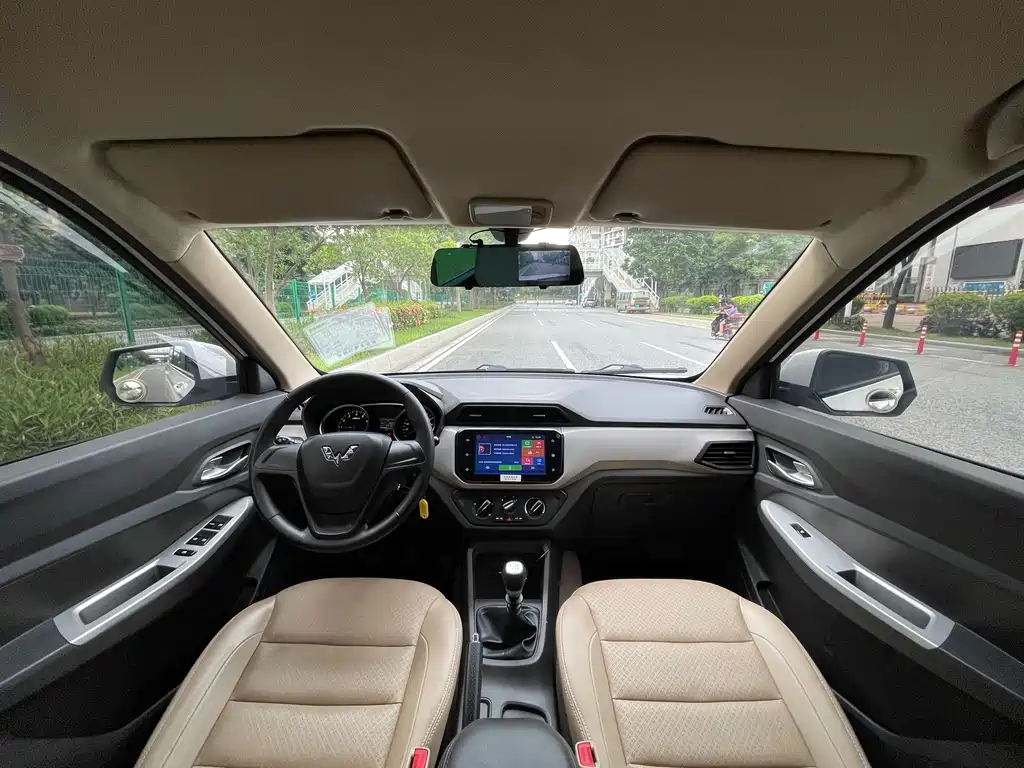 Wuling Hongguang — миниатюра 13