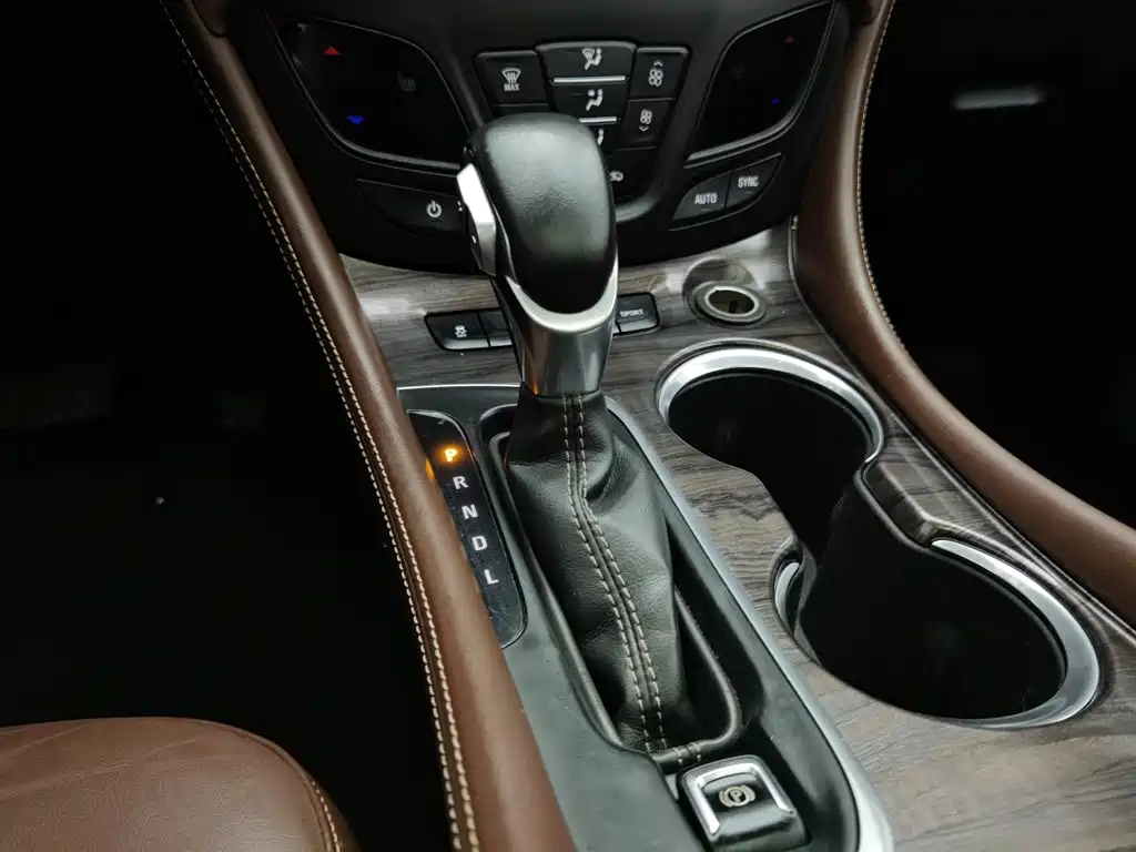 Buick Envision Plus — миниатюра 13