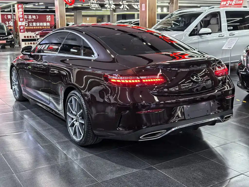Mercedes-Benz E-Class (Import) — миниатюра 6