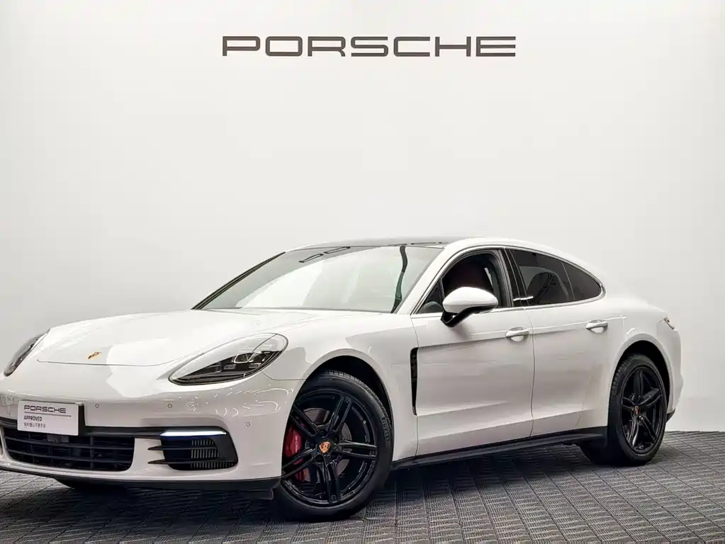 Porsche Panamera 2021